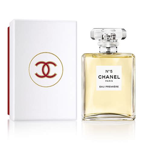 chanel 5 douglas